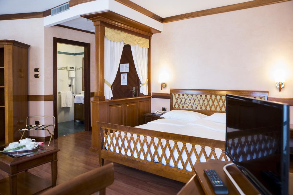 Hotel Venezia 4*